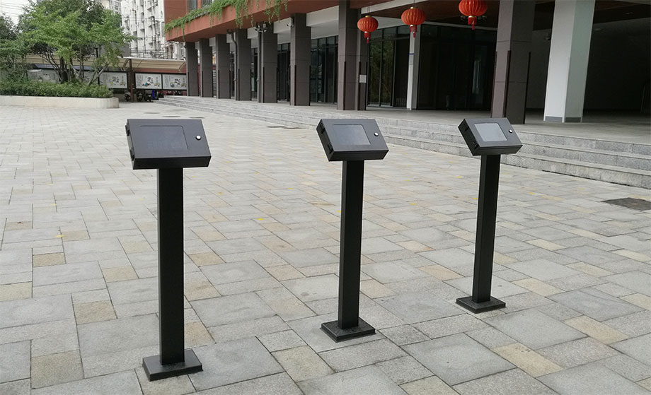 OA1000 Pro 家長接送安保管理系統(tǒng)終端支持有線網(wǎng)絡(luò)、Wifi、U盤等數(shù)據(jù)傳輸方式，輕松勝任各種復(fù)雜通訊環(huán)境。